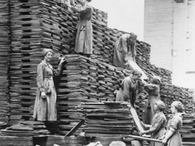 women-factory-workers-3-7260874